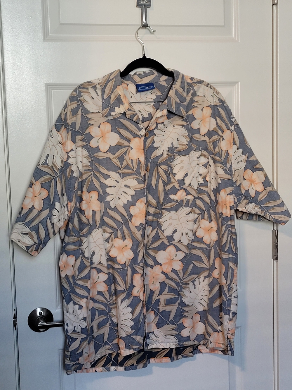 Ocean Pacific OP Hawaiian Shirt – Floral Aloha Button-Up – Gray / Cream / Peach